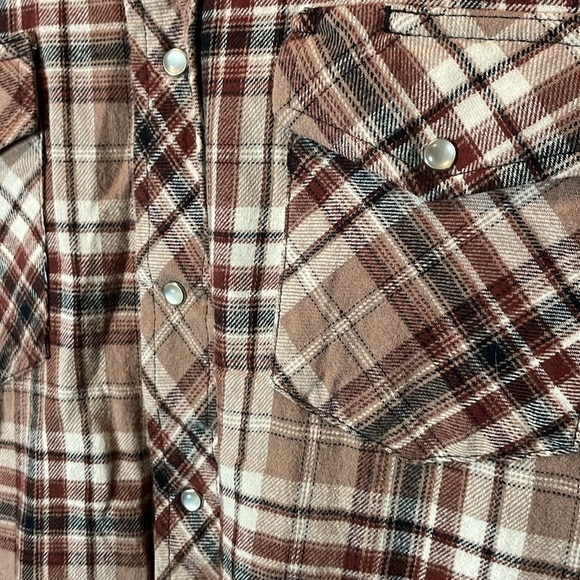 Pearl snap shirt - Picture 2 of 4